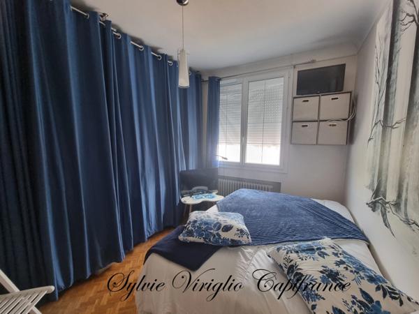 Maison centre ville BERGERAC (24) - 2 niveaux - 4 chambres - 2 salles d'eau - garage - terrain 336 m²