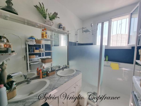 Maison centre ville BERGERAC (24) - 2 niveaux - 4 chambres - 2 salles d'eau - garage - terrain 336 m²