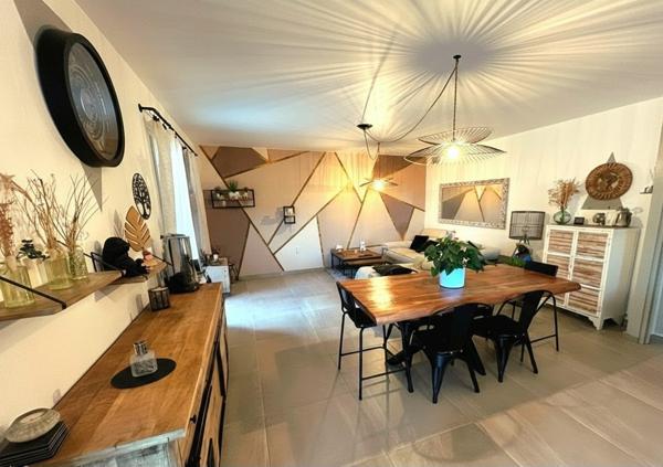 REZ DE VILLA  5 PIECES AVEC TERRASSE ESPACE-VERT CAVE ET PARKINGS - PROCHE CENTRE - ROSERAIE