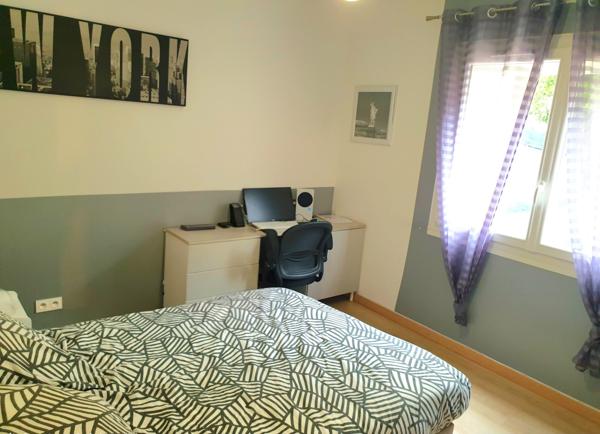 REZ DE VILLA  5 PIECES AVEC TERRASSE ESPACE-VERT CAVE ET PARKINGS - PROCHE CENTRE - ROSERAIE