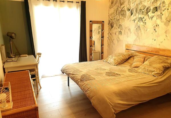 REZ DE VILLA  5 PIECES AVEC TERRASSE ESPACE-VERT CAVE ET PARKINGS - PROCHE CENTRE - ROSERAIE