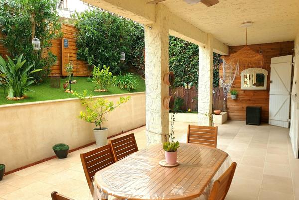 REZ DE VILLA  5 PIECES AVEC TERRASSE ESPACE-VERT CAVE ET PARKINGS - PROCHE CENTRE - ROSERAIE