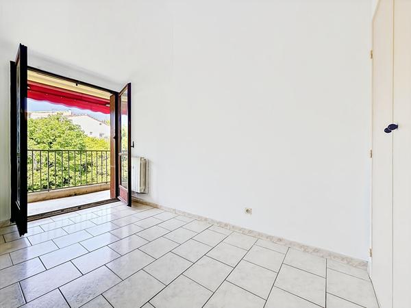 Appartement 4 pièces à vendre à La Croix Rouge, Marseille - Dernier étage avec vue verdure