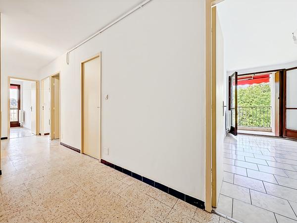 Appartement 4 pièces à vendre à La Croix Rouge, Marseille - Dernier étage avec vue verdure