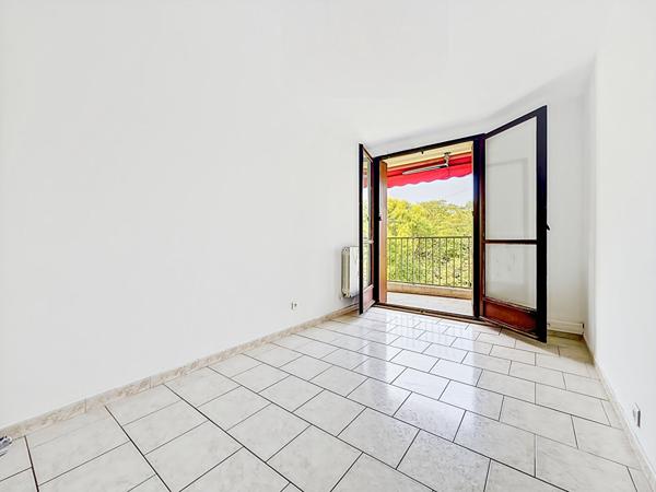Appartement 4 pièces à vendre à La Croix Rouge, Marseille - Dernier étage avec vue verdure