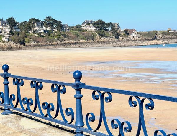 AU COEUR DE SAINT LUNAIRE PLAGE ET COMMERCES A PIEDS