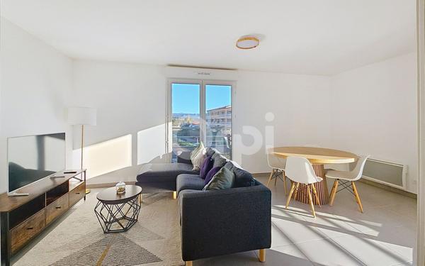 Appartement à vendre    2 pièces • 66,42 m2 Antibes