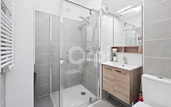 Appartement à vendre    2 pièces • 66,42 m2 Antibes