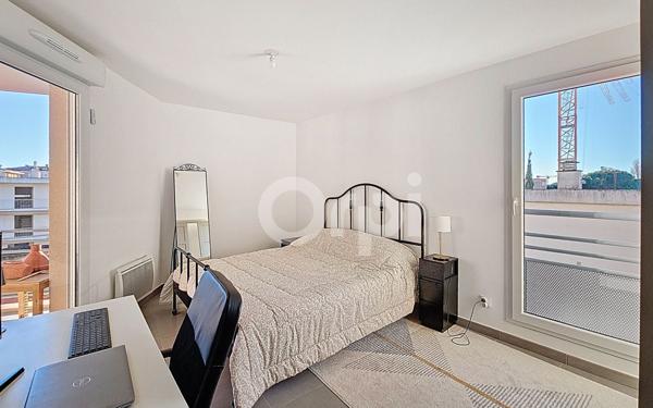 Appartement à vendre    2 pièces • 66,42 m2 Antibes