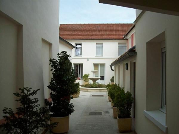 Appartement à louer    1 pièce • 19,74 m2 Charly-sur-Marne