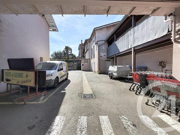Immeuble à vendre  310 m 2   ST GIRONS  - 09