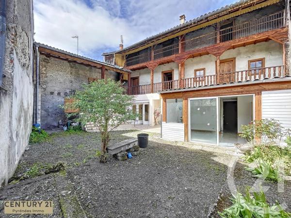 Immeuble à vendre  310 m 2   ST GIRONS  - 09