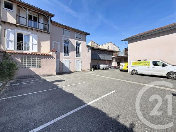 Immeuble à vendre  310 m 2   ST GIRONS  - 09