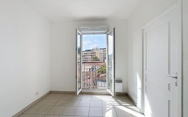 Appartement à vendre    2 pièces • 34,15 m2 Saint-Laurent-du-Var