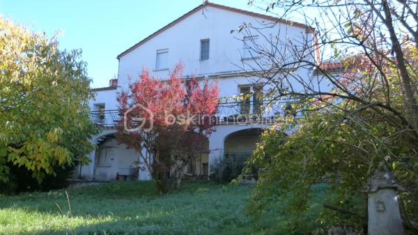 Maison en pierre de 261 m²