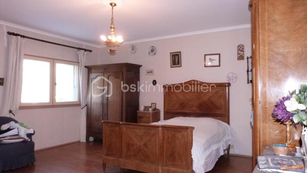 Maison en pierre de 261 m²