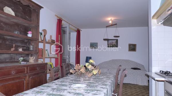 Maison en pierre de 261 m²