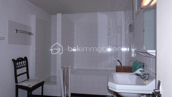 Maison en pierre de 261 m²