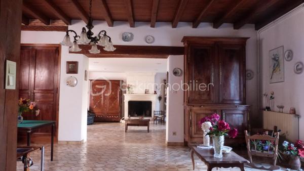 Maison en pierre de 261 m²