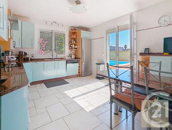 Maison à vendre  5 pièces - 142 m 2   SAUVIAN  - 34