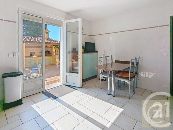 Maison à vendre  5 pièces - 142 m 2   SAUVIAN  - 34