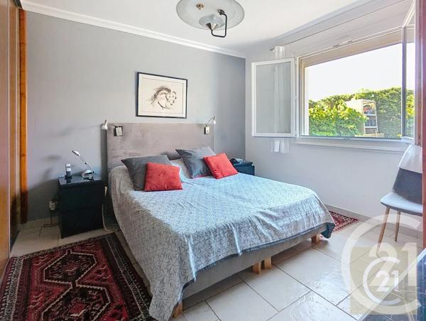 Maison à vendre  5 pièces - 142 m 2   SAUVIAN  - 34