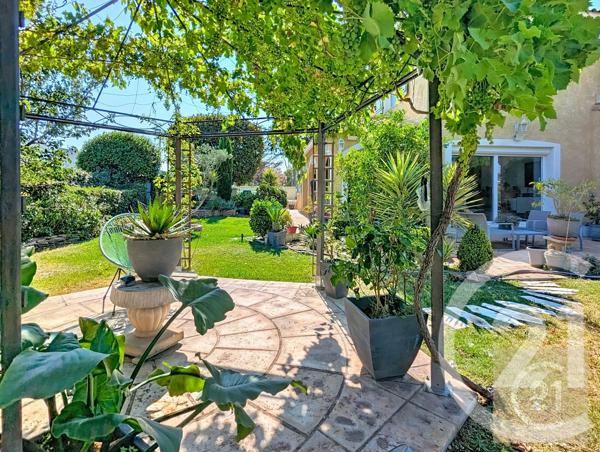Maison à vendre  5 pièces - 142 m 2   SAUVIAN  - 34