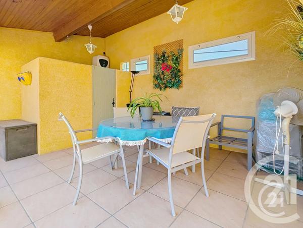 Maison à vendre  5 pièces - 142 m 2   SAUVIAN  - 34
