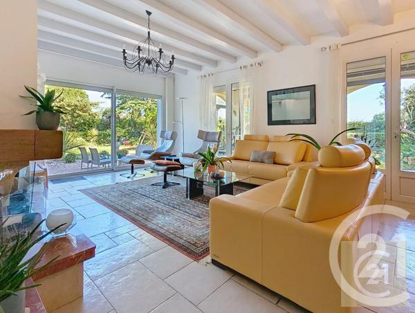 Maison à vendre  5 pièces - 142 m 2   SAUVIAN  - 34