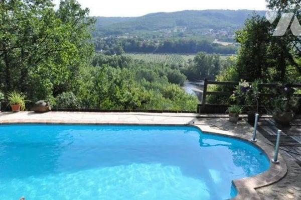 A VENDRE : Sur les hauteurs de SOUILLAC (Lot - 46) avec une superbe vue sur la vallée et sur la...