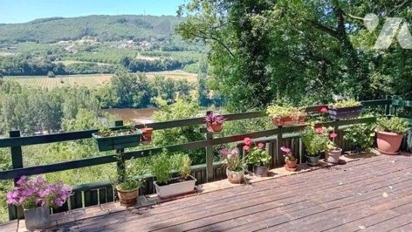 A VENDRE : Sur les hauteurs de SOUILLAC (Lot - 46) avec une superbe vue sur la vallée et sur la...