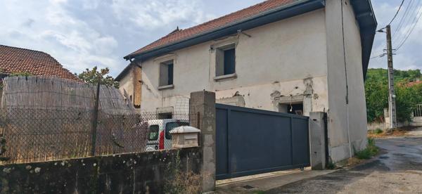Vente                                                      Maison
                        
                     4 pièces                      123 m2                     à Bévenais