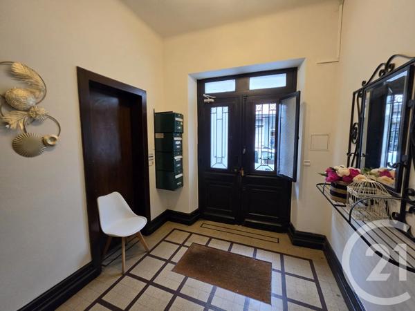 Immeuble à vendre  335 m 2   LANNEMEZAN  - 65