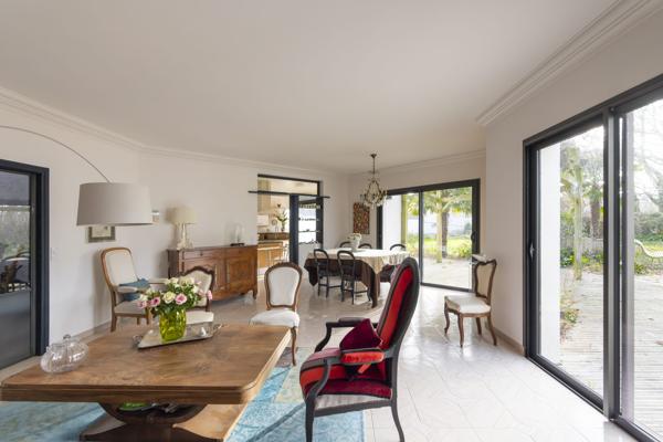 Grande maison familiale au cœur du bourg – SURZUR
