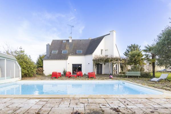 Grande maison familiale au cœur du bourg – SURZUR