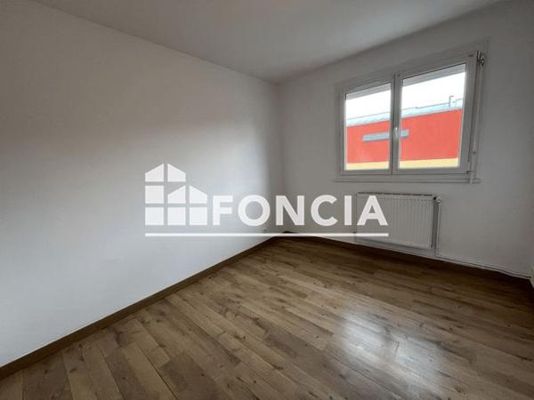 Location Appartement 2 pièces 67.38 m² - 15 RUE GEORGES VARLET Luce 28110