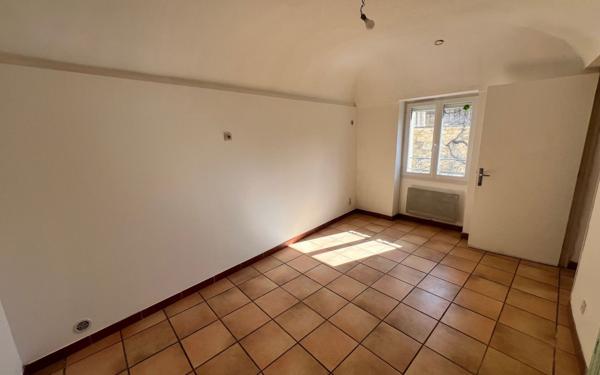 Maison à vendre    3 pièces •  Laval-Saint-Roman