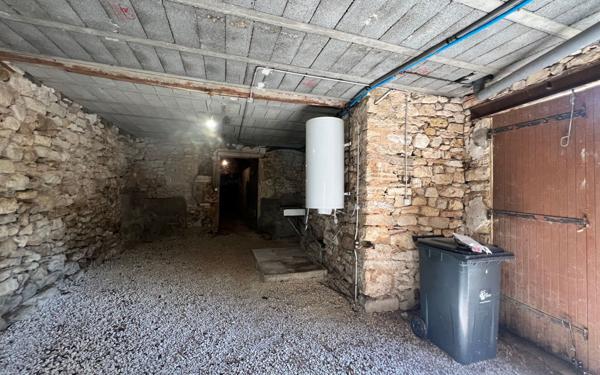 Maison à vendre    3 pièces •  Laval-Saint-Roman