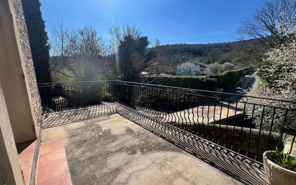 Maison à vendre    3 pièces •  Laval-Saint-Roman