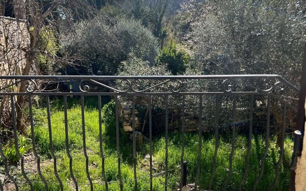 Maison à vendre    3 pièces •  Laval-Saint-Roman