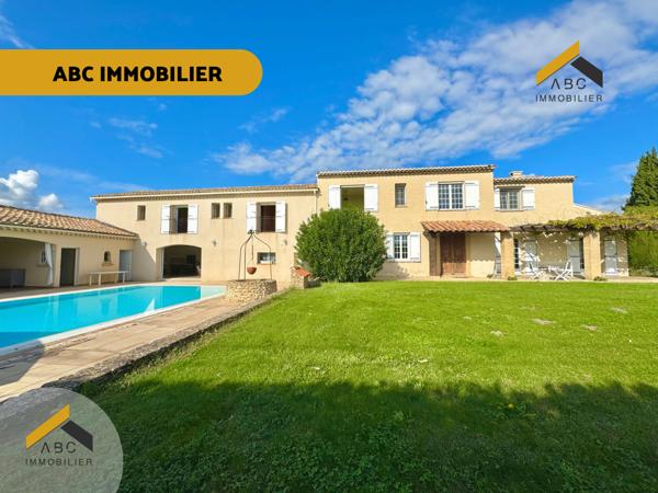 Camaret-sur-Aigues (84850) Camaret - Mas de 350M2 avec piscine et champ d'oliviers