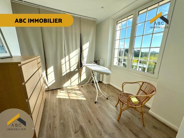 Camaret-sur-Aigues (84850) Camaret - Mas de 350M2 avec piscine et champ d'oliviers