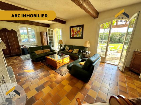 Camaret-sur-Aigues (84850) Camaret - Mas de 350M2 avec piscine et champ d'oliviers