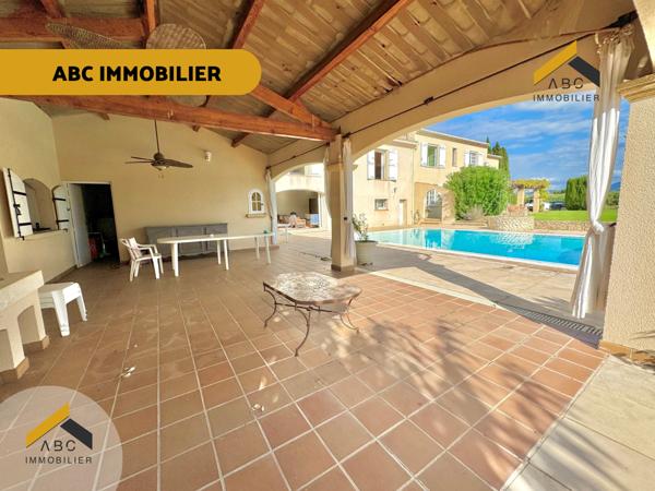 Camaret-sur-Aigues (84850) Camaret - Mas de 350M2 avec piscine et champ d'oliviers