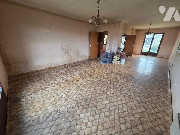 Pavillon de plain-pied sur sous-sol, à rénover à ECROUVES