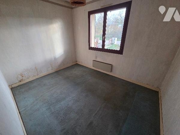 Pavillon de plain-pied sur sous-sol, à rénover à ECROUVES