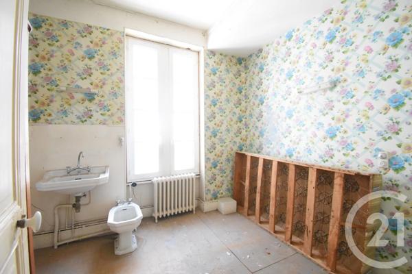 Immeuble à vendre  482 m 2   VICHY  - 03