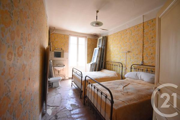 Immeuble à vendre  482 m 2   VICHY  - 03