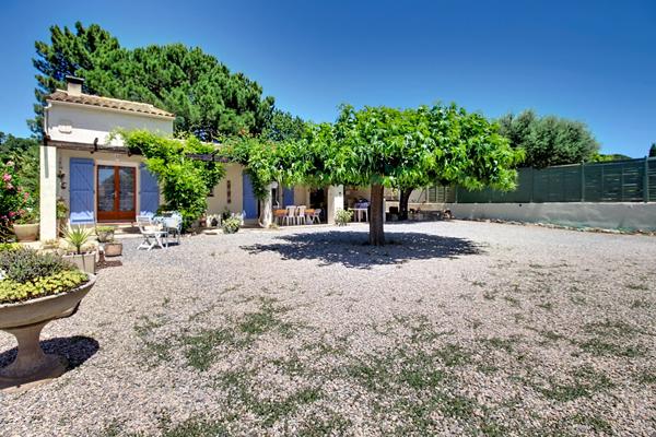 A VENDRE EN EXCLUSIVITE ! Maison Vidauban - 80 m2 - piscine - dépendance - quartier calme