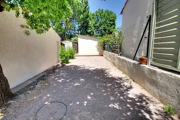 A VENDRE EN EXCLUSIVITE ! Maison Vidauban - 80 m2 - piscine - dépendance - quartier calme